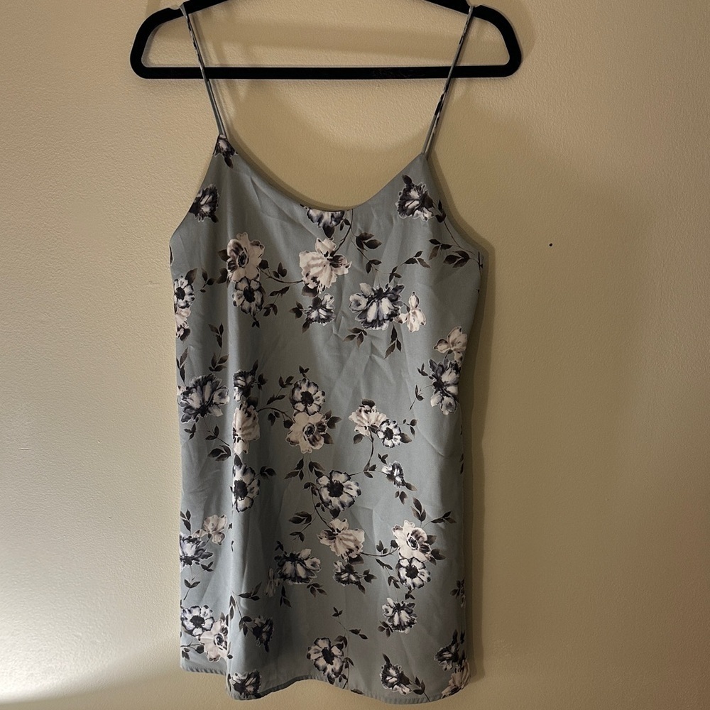 Tobi Floral Camisole in Soft Blue and White